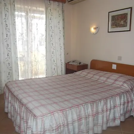 Residencial Nosso Paraiso Oda ve Kahvaltı Quarteira