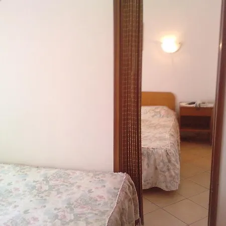 Bed & Breakfast Residencial Nosso Paraiso 3*