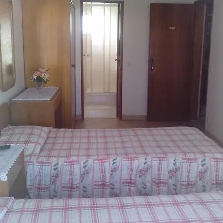 Bed & Breakfast Residencial Nosso Paraiso 3*