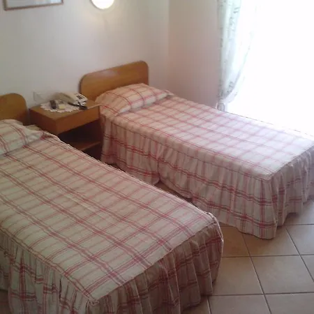 Bed & Breakfast Residencial Nosso Paraiso 4*